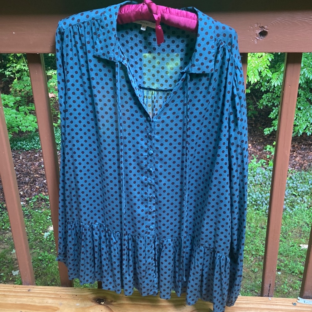 Easel polka dot tunic blouse